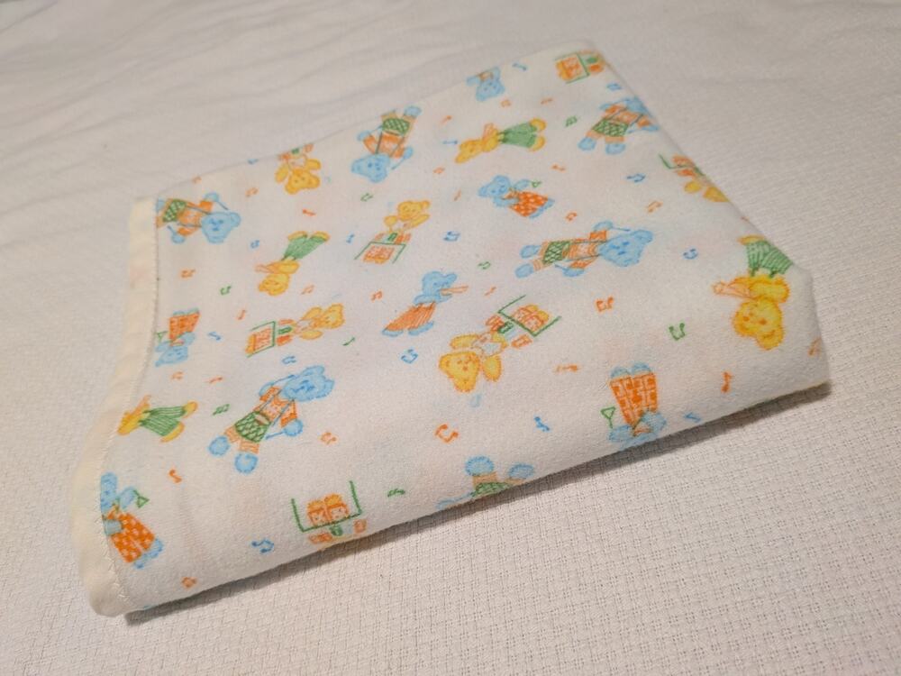 Vtg 80s 90s Musical Bear Thin Cotton Baby Receiving Blanket Music Notes 37x34